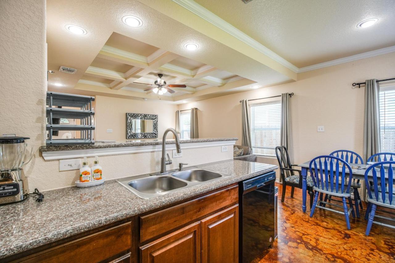 San Antonio Townhome About 2 Mi To Aquarium! エクステリア 写真